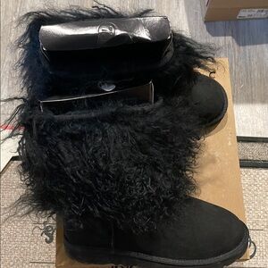 UGG Sheepskin Cuff Boot - Black